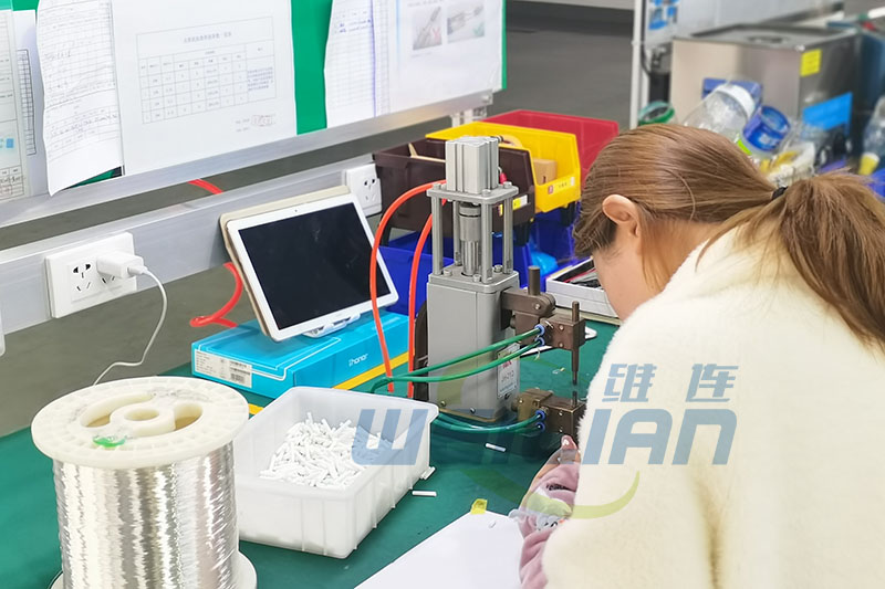 吉利汽车来公司考察 億彩电子
