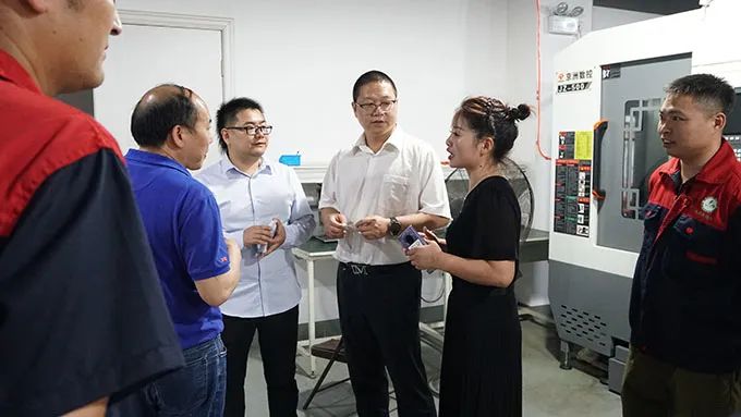 热烈祝贺「实习基地暨热传感研究联合实验室」揭牌成立！ 億彩温度传感器
