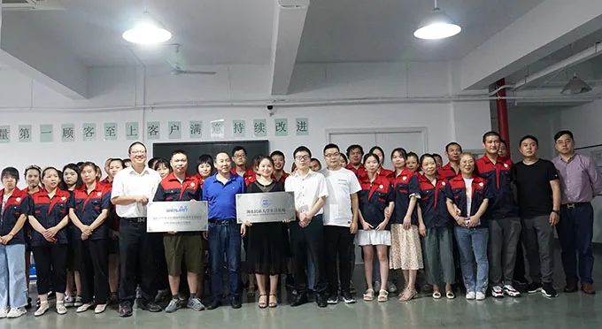 热烈祝贺「实习基地暨热传感研究联合实验室」揭牌成立！ 億彩温度传感器
